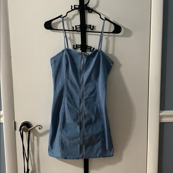 Little zip up stretchy “jean” dress - Picture 1 of 4